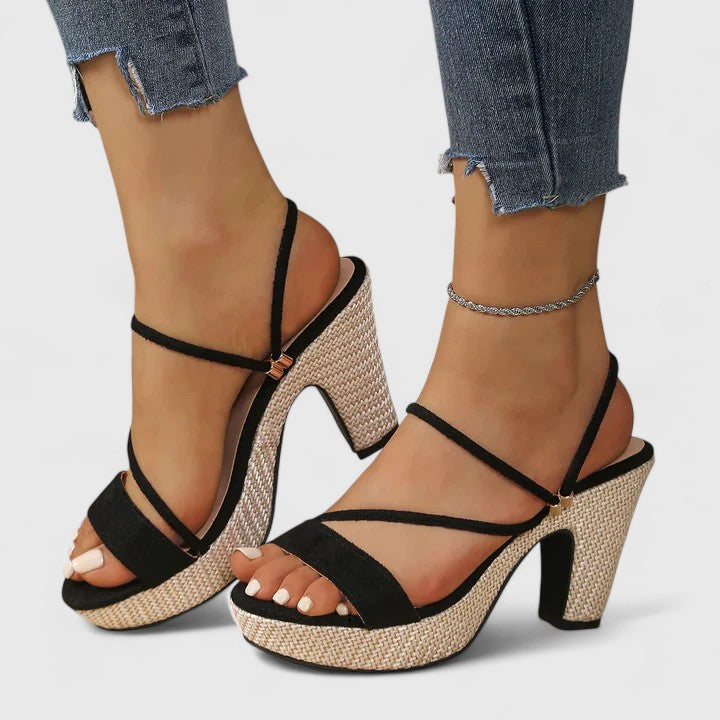 Lorienna | Fina Klackar