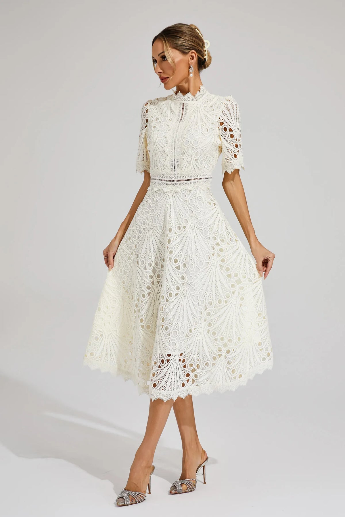 TINA | ELEGANT BLOMMÖNSTREDD KLÄNNING