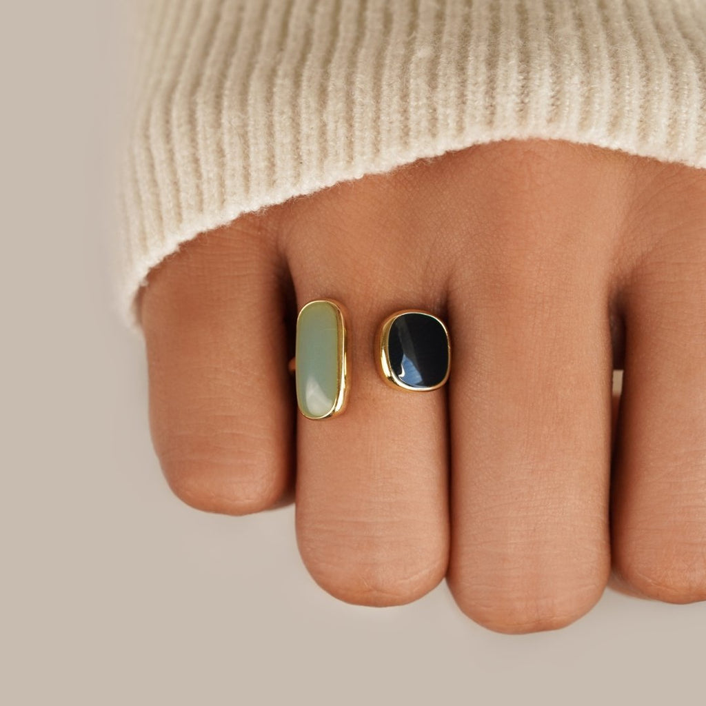 RENHET | ELEGANT INSLAGET RING